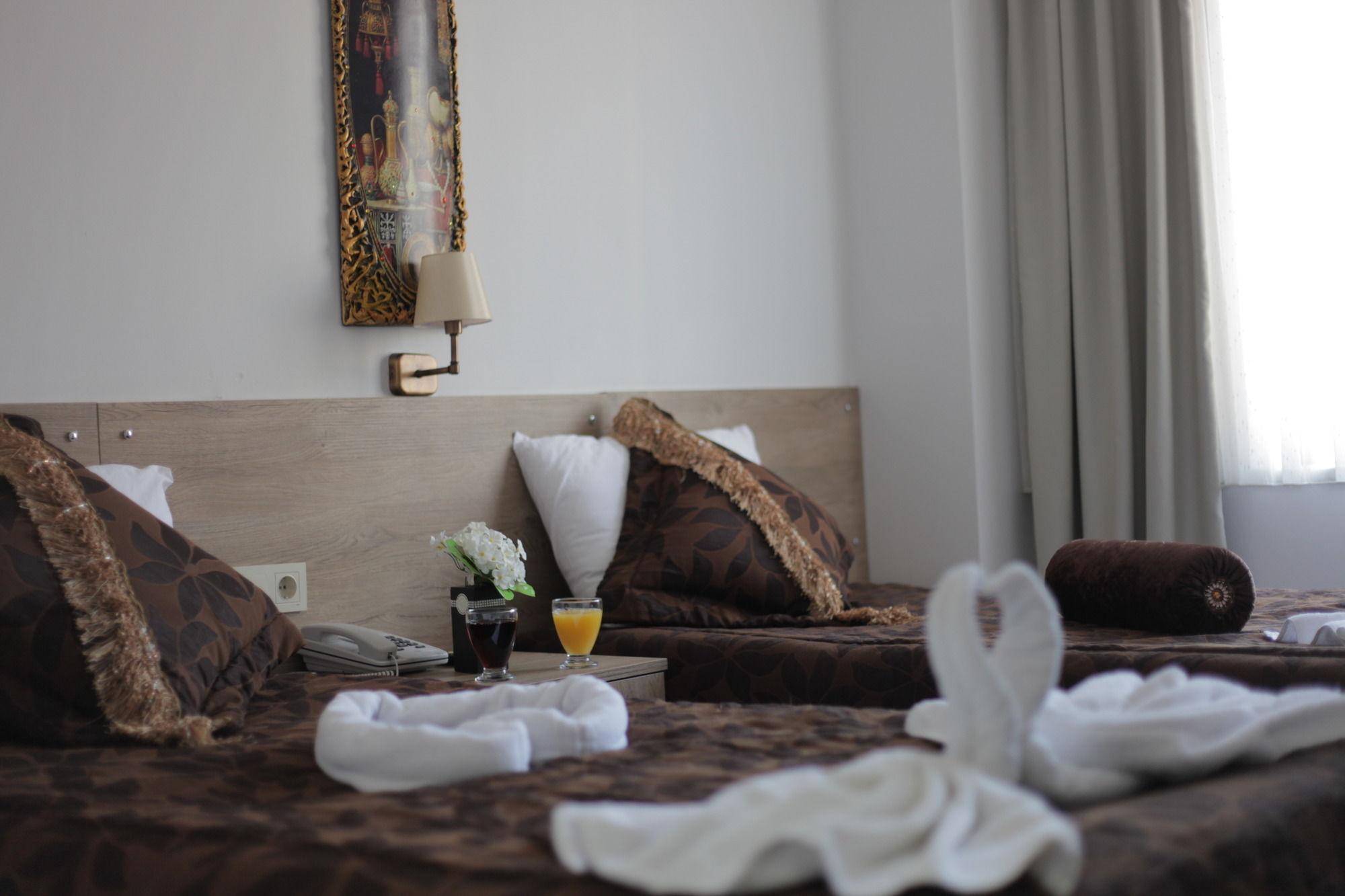 Abisso Hotel Provincia di Provincia di Istanbul Esterno foto A room at the hotel