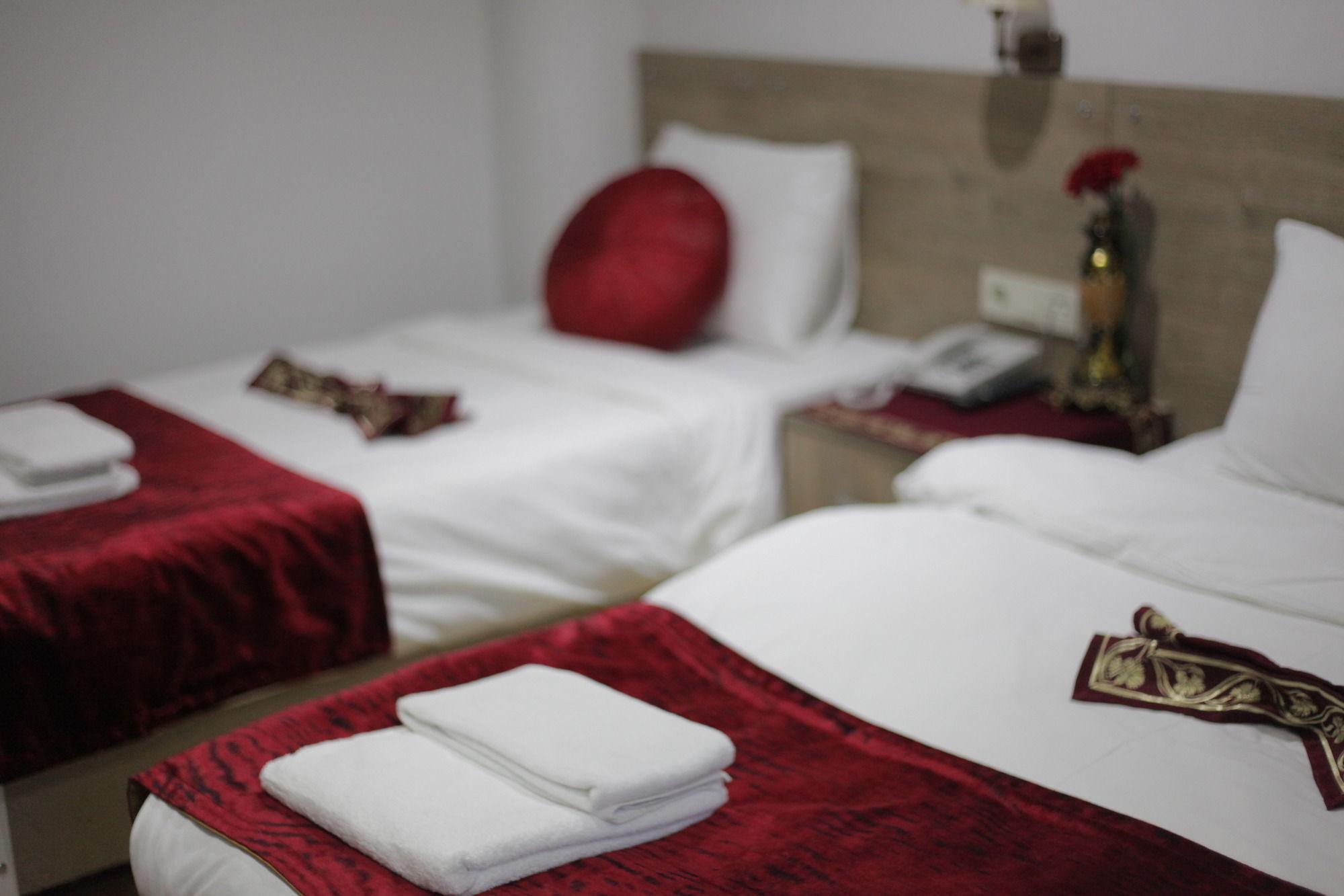 Abisso Hotel Provincia di Provincia di Istanbul Esterno foto A guest room at the hotel